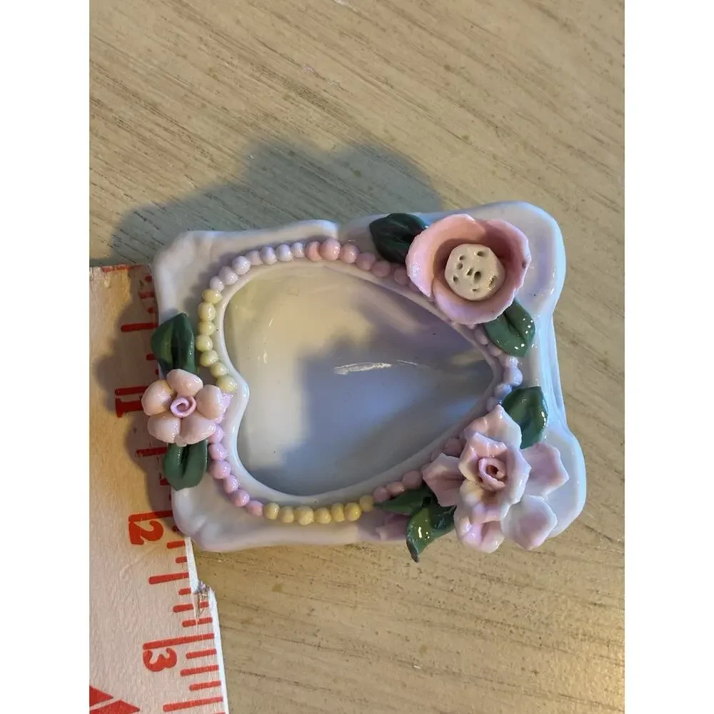 VTG 80s 3D Photo Frame Pink Roses Heart Victorian Porcelain Standing Cottage